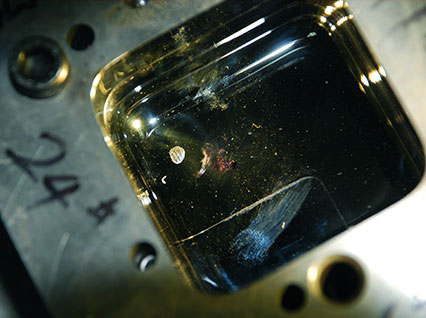 <a href='http://m.lc-studio.com.cn/product/3.htm' class='text_a'>模具激光焊機</a>修復鏡面模具效果